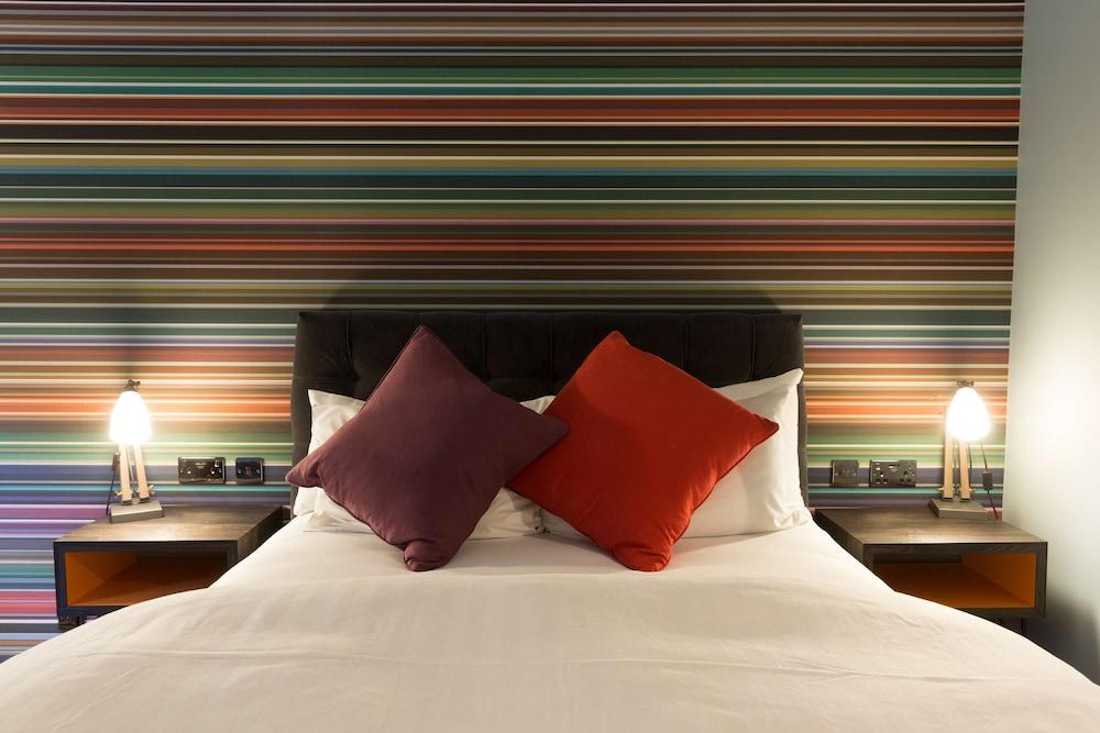 Village Hotel 4*
